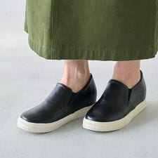 25春夏新作 こっそり脚長 +4.5cm インヒール スリッポン | ウェレッグ(welleg)
