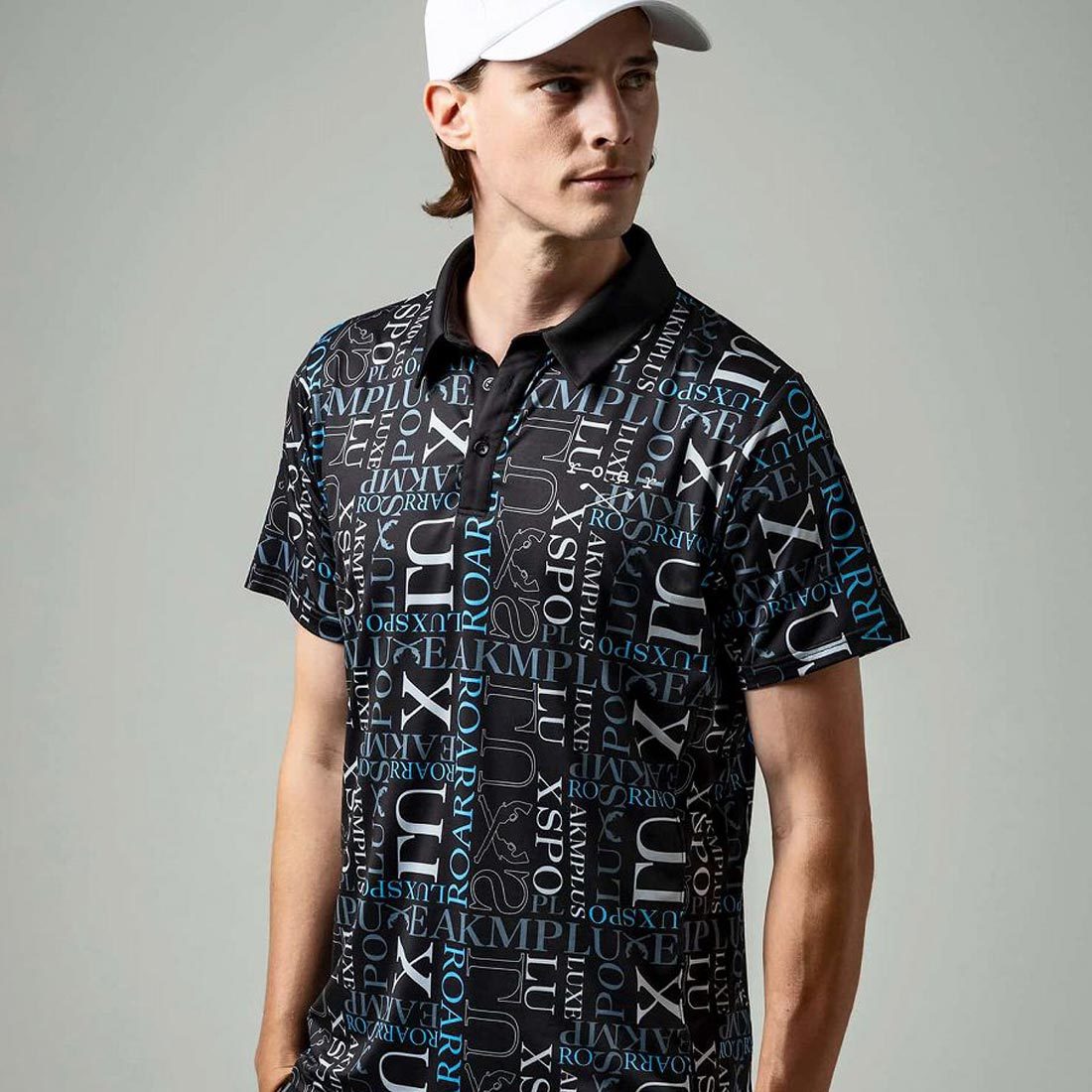 LUXEAKMPLUS×roar ゴルフ 総柄ロゴ半袖ポロシャツ | リュクスエイケイ