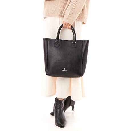 [^:5501PI0570101]㎿Ȗ{vgplCuhPICONE ACCESSORĨnhobOBiȃU[obOɂ肰ȂA`rIvgȃobOłB̂lfUCŃrWlXV[tH[}͂gĥlptHJWAɂfUCBA4TCYeʂȂA킸400Iv𔖂ƂŁÃTCY̖{vobOƂĂ͋̌y܂B}OlbgJłƏołA傫JĒg₷֗łBɂ͏łI[v|Pbg2ƃt@Xi[t|Pbg1tBdłvCx[gł劈􂵂ꂭAVvfUC̃U[obO̓v[gMtgɂXXłB|PbgFFI[v~2,t@Xi[t~1