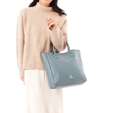 [^:5501PI0570173]㎿Ȗ{vgplCuhPICONE ACCESSORĨnhobOBiȃU[obOɂ肰ȂA`rIvgȃobOłB̂lfUCŃrWlXV[tH[}͂gĥlptHJWAɂfUCBA4TCYeʂȂA킸400Iv𔖂ƂŁÃTCY̖{vobOƂĂ͋̌y܂B}OlbgJłƏołA傫JĒg₷֗łBɂ͏łI[v|Pbg2ƃt@Xi[t|Pbg1tBdłvCx[gł劈􂵂ꂭAVvfUC̃U[obO̓v[gMtgɂXXłB|PbgFFI[v~2,t@Xi[t~1