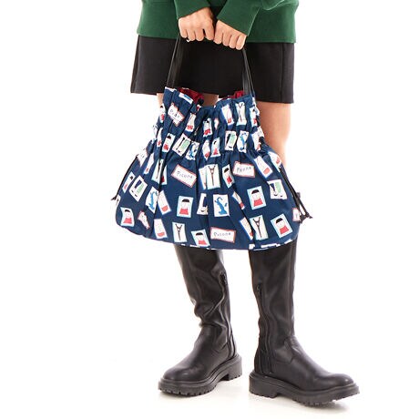 [^:5501PI0320171]lCuhPICONE ACCESSORĨXJ[tobO̐V삪oBobOJ߂ɎoOTChɃt@Xi[t|Pbg2t܂BX}z~jzȂǂƎo̎[ɁRƂВ̂悤Ȉ炵`ƃJtȃCXg̓R[fBl[g̃ANZgɂXXB킸236gƌyʂŁAɂ邱Ƃo钷̎͂oɍœKłBA4TCŶŁArWlXɂg܂Bɂ͏łI[v|Pbg2tB}OlbgJ͉וo₷֗łB|Pbg FI[v~2,t@Xi[t~1@OFTChGt@Xi[~2