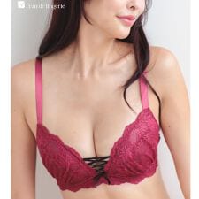 フランデランジェリー(fran de lingerie)の編み上げ×レースのキュートデザイン谷間メイクブラ「フランスタンダード007」ブラジャーショーツセット