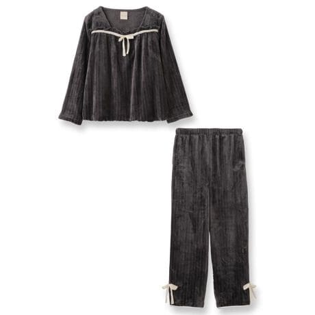 [^:mf104w2511][^ԁFmf104w2511]-- ӂyĒgmemory fleece ([t[X) --yĒgAӂt[X̓bNX^C̖hɂ҂BJ[fUCLxȃtfWF[̐lC̓~̂pW}memory fleece ([t[X)V[YłB-- tF~jȃvI[o[ --XNGAlbNɔzF{̃fUCtF~jȃvI[o[ƃO{gSETBgق̂tAŃbNXĒ܂B|Pbgt̃O{g͑ɂ{{Ă܂BiFmemory fleece ([t[X Ԃ㉺Zbg)TCYWJF M-Lfލ\ : |GXe 100%i : ӂyĒgmemory fleece ([t[X) F{ YF @@[TCY: M-L]----------------------cm(O/): 63cm: 43gcm: 52ŏcm: 57ҏcmiO/j: 32/37҉cm: 64cm: 36cm: 60EGXgcm: 62~110qbvcm: 104