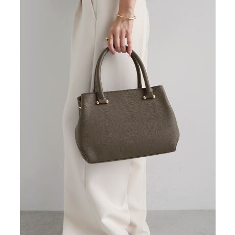 O\ȃtWE`[ANZgXgbvtւ2wayŎgV_[nhobOׂ܂BC|PbǵAzȂǂĂS̃WbvtBTu|Pbg[ĂA̎[XgXt[Ɂ􏬂傫A[͂ȂA炵oXɂ݂ĂTCY|CgłBV{̂tFCNU[́AAȎŏiȈۂɁBG߂킸gAl̒܂킵obOł􁦎BẽCeBOAɂȂĂ郂j^[EPCɂۂ̏iƐFقȂČꍇ܂B̏エ߉BQlTCYFFTCYF20cmF25.5cm}`F9cm()F12.5cmdF650gfށFvl|PbgFYnF