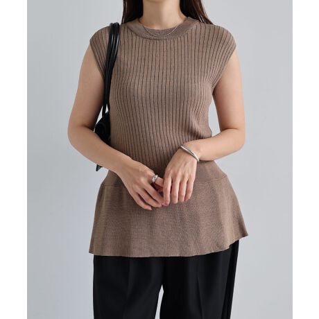 ӂƍLtAtF~jȃm[X[uEjbgTOPׂ܂􃌁[x[XɃiCuhAӂ_炩ȔƁAVbƂȎɎdグTbƉKȃT}[jbgfށBg͂⃏ChɎdグu҂݁B̓S҂݂ŁAЂƗhjAX炵ۂłBVGbg̓^CgɌ̂́An_炩AҒn̎̂̃CEɂ̂|CgłB߂̏䊴ƃtÃfUCŃqbv܂̑̌^Jo[1ŃT}ɂȂAlqɃsb^Ȃ߃ACełBBẽCeBOAɂȂĂ郂j^[EPCɂۂ̏iƐFقȂČꍇ܂B̏エ߉BQlTCYFMF60cmF34.5cmgF36cmEGXgF35cmF17.5cmfށF[65% iC35%lLkF蓧F萶ňF蔧FƂĂ邻̑Fgu҂ݐS҂݃VbƂ̏_炩ȃjbg