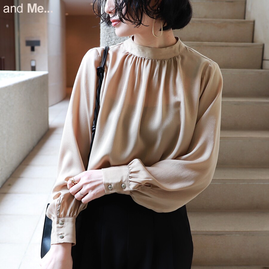 AMAIL 美品　オケージョン　長袖ブラウス サテン 長袖 プチハイネック ブラウス | アンドミー(andme) | マルイ