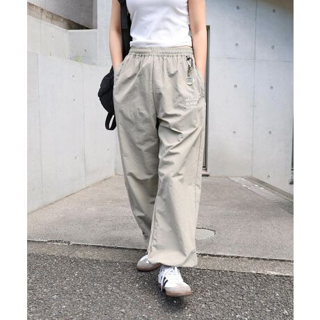 ANMEIWi@\iCfނVsShJEiCpctׂ܂B|PbgɃCAEgꂽRZvǵAANOTHERNEW MYESSENTIALSuhےIWiSłBeɂ́uANMEvʒsXl[tB\ʂɃV̂AVJVJƂiCfނ͔ŃTbƏ_炩ŁAypłBH{ĂAOՕ95ȏちUPF50{UV΍\ڐG⊴̋@\t悭ʂ̂A߂̋@\iCfނłByȃSdl̃EGXǵAɒ߉\ȃhXgRtBEGXgxgɂ̓R[h[vtŁARCP[XȂǕtĂ܂B֗ȃTCh|PbgtB܂ɗ]TAƗ܂ÂVGbgB悭I[o[TCYŁAƑAJbvŌpTCWOɂȂĂ܂Bmfނ̓WJACenZbgAbvŒp\EiC_uWbvxXgiiԍF2600001jEiCt[fBxXgiiԍF2600004jEiChJLbviiԍF2600005jnFȂBẽCeBOAɂȂĂ郂j^[EPCɂۂ̏iƐFقȂČꍇ܂B̏エ߉BQlTCYFyMTCYz()F103cmEGXg(SL)(ŒZ)F34.5cmEGXg(SL)(Œ)F52cmҏF34.5cm҉F72cm(SL)F14.5cm킽F38.5cmqbvF57.5cmQlTCYFyLTCYz()F109cmEGXg(SL)(ŒZ)F36cmEGXg(SL)(Œ)F53.5cmҏF34.5cm҉F77cm(SL)F14.5cm킽F39.5cmqbvF59cmQlTCYFyXLTCYz()F110cmEGXg(SL)F(ŒZ)39cm(Œ)56.5cmҏF35.5cm҉F77cm(SL)F15cm킽F41cmqbvF62cmQlTCYFyXXLTCYz()F112cmEGXg(SL)F(ŒZ)42cm(Œ)59.5cmҏF36.5cm҉F78cm(SL)F15.5cm킽F42.5cmqbvF65cmfށFy\nziC:100%ynz|GXe:100%yhイz|GXe:100%lLkFȂFȂňF┖蔧FƂĂ邻̑FZ~bN荞񂾎gpčiCnBڐG⊴̋@\Bt̂Ȃǂ̖܉Hł͂ȂAĤߐ󂵂ĂʂB񐔂⒅pɂ^E@ۂ̔ȂǂɂA@\̌ʂ͒ጸꍇ͂BYnF􂢁F  hCN[jOF  EFbgN[jOF