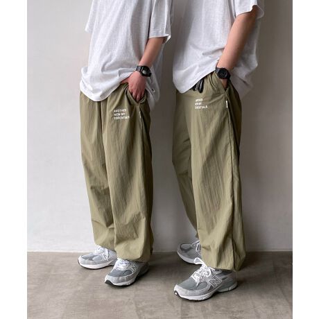 ANMEIWi@\iCfނVsShJEiCpctׂ܂B|PbgɃCAEgꂽRZvǵAANOTHERNEW MYESSENTIALSuhےIWiSłBeɂ́uANMEvʒsXl[tB\ʂɃV̂AVJVJƂiCfނ͔ŃTbƏ_炩ŁAypłBH{ĂAOՕ95ȏちUPF50{UV΍\ڐG⊴̋@\t悭ʂ̂A߂̋@\iCfނłByȃSdl̃EGXǵAɒ߉\ȃhXgRtBEGXgxgɂ̓R[h[vtŁARCP[XȂǕtĂ܂B֗ȃTCh|PbgtB܂ɗ]TAƗ܂ÂVGbgB悭I[o[TCYŁAƑAJbvŌpTCWOɂȂĂ܂Bmfނ̓WJACenZbgAbvŒp\EiC_uWbvxXgiiԍF2600001jEiCt[fBxXgiiԍF2600004jEiChJLbviiԍF2600005jnFȂBẽCeBOAɂȂĂ郂j^[EPCɂۂ̏iƐFقȂČꍇ܂B̏エ߉BQlTCYFyMTCYz()F103cmEGXg(SL)(ŒZ)F34.5cmEGXg(SL)(Œ)F52cmҏF34.5cm҉F72cm(SL)F14.5cm킽F38.5cmqbvF57.5cmQlTCYFyLTCYz()F109cmEGXg(SL)(ŒZ)F36cmEGXg(SL)(Œ)F53.5cmҏF34.5cm҉F77cm(SL)F14.5cm킽F39.5cmqbvF59cmQlTCYFyXLTCYz()F110cmEGXg(SL)F(ŒZ)39cm(Œ)56.5cmҏF35.5cm҉F77cm(SL)F15cm킽F41cmqbvF62cmQlTCYFyXXLTCYz()F112cmEGXg(SL)F(ŒZ)42cm(Œ)59.5cmҏF36.5cm҉F78cm(SL)F15.5cm킽F42.5cmqbvF65cmfށFy\nziC:100%ynz|GXe:100%yhイz|GXe:100%lLkFȂFȂňF┖蔧FƂĂ邻̑FZ~bN荞񂾎gpčiCnBڐG⊴̋@\Bt̂Ȃǂ̖܉Hł͂ȂAĤߐ󂵂ĂʂB񐔂⒅pɂ^E@ۂ̔ȂǂɂA@\̌ʂ͒ጸꍇ͂BYnF􂢁F  hCN[jOF  EFbgN[jOF