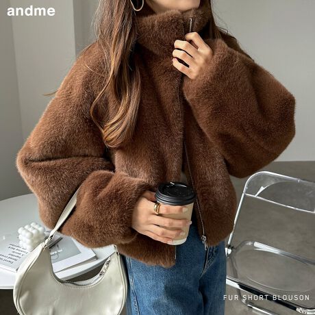 ӂӂ̃t@[gfAtFCNt@[EX^hEV[gu]ׂ܂BƐGĂAӂӂ̃tFCNt@[ő݊ȂAiŒ悭JWAȈۂ̃u]BI[o[TCYȂAV[gŁApcXJ[gAs[XȂǖ킸AR[f̃oXƂ₷A܂킵̂1BX^hJ[Ŏ񌳂܂łh֗ȃTCh|PbgtBJWAɂꂢ߂ɂA߂̃ghu]łIn聦BẽCeBOAɂȂĂ郂j^[EPCɂۂ̏iƐFقȂČꍇ܂B̏エ߉BQlTCYFyMTCYzF50.5cmF59cmgF56.5cmF52.5cmF50cmF13cmF82cmdF850gQlTCYFyLTCYzF52.5cmF61cmgF58.5cmF54.5cmF52cmF13cmF85cmdF880gfށFy\nz|GXe:100%ynz|GXe:100%lLkFȂFȂňF蔧F_炩YnF􂢁Fs  hCN[jOF  EFbgN[jOFs