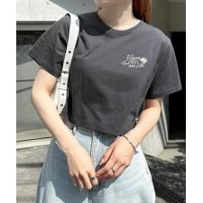 フリージア(Freesia)の手書き ロゴ フラワー プリント ミニ Tシャツ Freesia フリージア