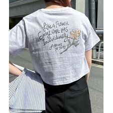 フリージア(Freesia)の手書き ロゴ フラワー プリント ミニ Tシャツ Freesia フリージア