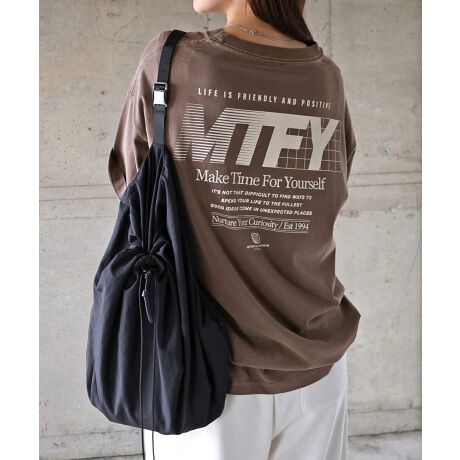 Rbg100̃TbƂ肪Sn悭AfC[Ɏg₷TVcEV[YɐVsƃSt^Cvׂ܂BubNEuEElCr[͓ȐF{AF悤ȃBe[Ŵ镗y߂ssOgHtItzCg̓i`ȕ̂܂܂́sEHbVHtAD݂ɍ킹ăJoÎׂ|CgłBɃCAEgꂽvgƃobNvǵAˋ̊ƃvg|CgłBN[lbNŎ񌳂̓~j}ɁB悭I[o[TCYŁAƑAJbvŌpTCWOɂȂĂ܂BsOgHɂĐF̐AFڂ肷\܂BnFō킹R[fIXXłB܂ATCYɑ̃ocL܂̂ł̏A߂BɂĐɂFڂh߁AF̋߂ƈꏏɐĂ̂IXXłBBẽCeBOAɂȂĂ郂j^[EPCɂۂ̏iƐFقȂČꍇ܂B̏エ߉BQlTCYFySTCYzF63cmF47cmgF53cmF17.5cmF53cmF17.5cmQlTCYFyMTCYzF70cmF55cmgF59cmF19cmF59cmF19cmQlTCYFyLTCYzF73cmF55cmgF61cmF20.5cmF61cmF19.5cmQlTCYFyXLTCYzF76cmF59cmgF65cmF21.5cmF65cmF20.5cmQlTCYFyXXLTCYzF79cmF63cmgF69cmF22.5cmF69cmF21.5cmfށFȁERbg:100%yuzȁERbg:100%lLkF蓧FȂňF┖蔧FƂĂ邻̑FVfސYnF@F  hCN[jOFs  EFbgN[jOF