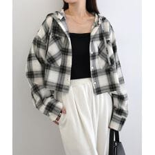 アンドミー(andme)のショート丈 フーディ チェック シャツ ブラウス
