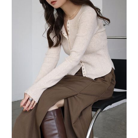 1łHDłA܂킵݂ȃhbg{^EjbggbvXVoIƂ肪Sn悢_ujbgBgĥhbg{^̑OfUCŁAgbvXƂĂJ[fBKƂĂ􂵂܂B^CgȂ▭ȃVGbgAtF~jȈۂɁB肰ȂEhĆAVvȒȂɃjAXYĂ܂BfC[ɗA܂킵͔Q̍G߂1łBmfނ̓WJACenE[XAbv2wayjbggbvXiiԍF5600060jBẽCeBOAɂȂĂ郂j^[EPCɂۂ̏iƐFقȂČꍇ܂B̏エ߉BQlTCYFyMTCYzF56cmF33cmgF36cmF62cmF36cmF9.5cmQlTCYFyLTCYzF59cmF34.5cmgF39cmF62cmF39cmF10cmfށF|GXe:70% AN:20% iC:10%lLkF蓧FItzCg኱萶ňF┖蔧F_炩̑FƂ_ujbgYnF􂢁F  hCN[jOF  EFbgN[jOF