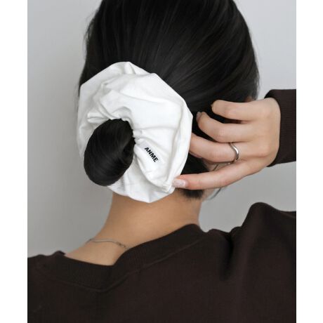 ̃wAAWɕ֗ȁAIׂfނ́sVVtVoBfC[Ɏg₷Jbg\[fނƁAR[fɃANZgY郁^bNfނ2^Cvpӂ܂B̊o悤A傫߂̃VVɂA肰ȂuANMEvʒsXl[tŃTbƔ܂Ƃ߂邾łȂꊴՂBXEFbgJbg\[ȂǁAĩJWAR[fƂ҂BɁAɂăANZT[oły߂̂ŃR[f̃|CgƂĂ􂵂܂BVvR[fAYCNȃX^Cɂ߂ł̓̋CR[fɍ킹đIׂA\ACełBBẽCeBOAɂȂĂ郂j^[EPCɂۂ̏iƐFقȂČꍇ܂B̏エ߉BQlTCYFyFTCYzF7.5cmfށFyJbg\[zȁERbg:94% |E^:6%y^bNz|GXe:100%lLkF኱蓧FF萶ňF蔧FƂĂ邻̑FFɂđfނقȂ܂YnF