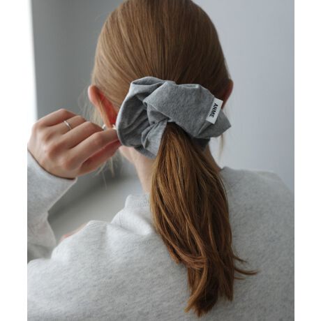 ̃wAAWɕ֗ȁAIׂfނ́sVVtVoBfC[Ɏg₷Jbg\[fނƁAR[fɃANZgY郁^bNfނ2^Cvpӂ܂B̊o悤A傫߂̃VVɂA肰ȂuANMEvʒsXl[tŃTbƔ܂Ƃ߂邾łȂꊴՂBXEFbgJbg\[ȂǁAĩJWAR[fƂ҂BɁAɂăANZT[oły߂̂ŃR[f̃|CgƂĂ􂵂܂BVvR[fAYCNȃX^Cɂ߂ł̓̋CR[fɍ킹đIׂA\ACełBBẽCeBOAɂȂĂ郂j^[EPCɂۂ̏iƐFقȂČꍇ܂B̏エ߉BQlTCYFyFTCYzF7.5cmfށFyJbg\[zȁERbg:94% |E^:6%y^bNz|GXe:100%lLkF኱蓧FF萶ňF蔧FƂĂ邻̑FFɂđfނقȂ܂YnF