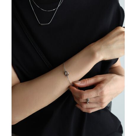 mbg`[t茳ɂ肰ȂANZgYuXbgBȂ₩ȃXl[N`F[Ƃ̑gݍ킹Alȕ͋Co܂BfC[g͂AIP[WV[ł􂷂閜\ACełBT[WJXeX̓EÊɂgp鍂iXeXE␅ɋATrϐFNɂEAM[ɔzSfދAM[̕ɂSĂgAɂ₳fނgpĂ܂BςȂłKȒSnŁAgɂȂ悤ȎRȌy͂łBT[WJXeX́Au×pɂgقǈSȑfށvƂĒmĂ܂B␅ɋAϐF򉻂Nɂ߁AԂۂĂ̂łBAM[ɂ͌l܂BׂĂ̕ɃAM[oȂƂۏ؂̂ł͂܂BɈُꍇ́AɂgpTBT[WJXeX̓TrϐFɋfނłAoNω₲gp󋵂ɂAɌ̍ꍇ܂B炩߂BBẽCeBOAɂȂĂ郂j^[EPCɂۂ̏iƐFقȂČꍇ܂B̏エ߉BQlTCYFyFz`F[̒F15cmAWX^[:3cm`[̒aF0.8cm~1.6cmfށFT[WJXeX:l␶YnF؍