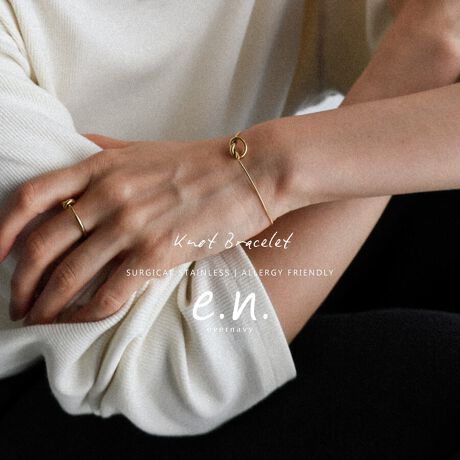 mbg`[t茳ɂ肰ȂANZgYuXbgBȂ₩ȃXl[N`F[Ƃ̑gݍ킹Alȕ͋Co܂BfC[g͂AIP[WV[ł􂷂閜\ACełBT[WJXeX̓EÊɂgp鍂iXeXE␅ɋATrϐFNɂEAM[ɔzSfދAM[̕ɂSĂgAɂ₳fނgpĂ܂BςȂłKȒSnŁAgɂȂ悤ȎRȌy͂łBT[WJXeX́Au×pɂgقǈSȑfށvƂĒmĂ܂B␅ɋAϐF򉻂Nɂ߁AԂۂĂ̂łBAM[ɂ͌l܂BׂĂ̕ɃAM[oȂƂۏ؂̂ł͂܂BɈُꍇ́AɂgpTBT[WJXeX̓TrϐFɋfނłAoNω₲gp󋵂ɂAɌ̍ꍇ܂B炩߂BBẽCeBOAɂȂĂ郂j^[EPCɂۂ̏iƐFقȂČꍇ܂B̏エ߉BQlTCYFyFz`F[̒F15cmAWX^[:3cm`[̒aF0.8cm~1.6cmfށFT[WJXeX:l␶YnF؍