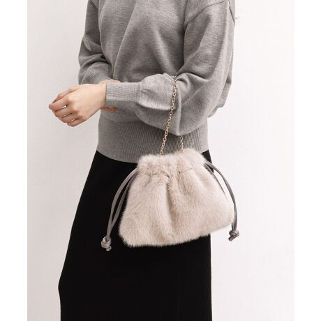 Gߊ̂Aӂӂ̃tFCNt@[fނgpiȈۂ̋ВobOVoꂵ܂Bb`ȃt@[ɎO\ȃ^`F[킹邱ƂŁAX^CO߂郂[hȕ͋CɁBԂȂ痧̓IȃtHŁA|E莝ǂłoXǂĂ悤Ɏdグ܂BTẽV_[R͒߂\BKvȏ܂TCYŁAfC[ɂʂȓɂ􂷂ACełBBẽCeBOAɂȂĂ郂j^[EPCɂۂ̏iƐFقȂČꍇ܂B̏エ߉BQlTCYFyFTCYzF21cmF27cmd()F148gF(R)106cm(S[h`F[)43cmfށFy\nz|GXe:100%ynz|GXe:100%yʕzz|GXe:100%l␶YnF