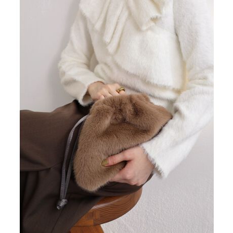 Gߊ̂Aӂӂ̃tFCNt@[fނgpiȈۂ̋ВobOVoꂵ܂Bb`ȃt@[ɎO\ȃ^`F[킹邱ƂŁAX^CO߂郂[hȕ͋CɁBԂȂ痧̓IȃtHŁA|E莝ǂłoXǂĂ悤Ɏdグ܂BTẽV_[R͒߂\BKvȏ܂TCYŁAfC[ɂʂȓɂ􂷂ACełBBẽCeBOAɂȂĂ郂j^[EPCɂۂ̏iƐFقȂČꍇ܂B̏エ߉BQlTCYFyFTCYzF21cmF27cmd()F148gF(R)106cm(S[h`F[)43cmfށFy\nz|GXe:100%ynz|GXe:100%yʕzz|GXe:100%l␶YnF