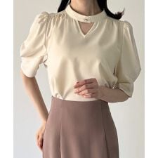 ジュノア(JUNOAH)のチョーカーパフスリーブブラウス