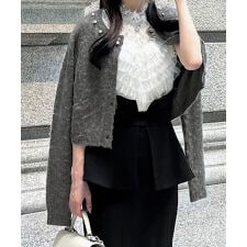 ジュノア(JUNOAH)のパールビジューネックニットカーディガン（薄手）