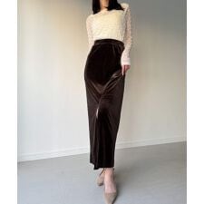 ジュノア(JUNOAH)のカーブラインベロアスリットスカート