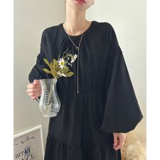 ラウアー(LAUIR)のバックリボンティアードワンピース（薄手、裏地なし）