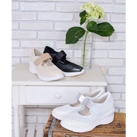 [^:ic251345]<strong>Q̋Ȑ!!</strong><br>pcɂXJ[gɂ킹₷VvȃfUCB<br>Abp[̃؂₩ɉoB<br>ɍ킹ċȂ̂ŁAƂĂKȕsT|[gĂ܂B<br>3EƕLłƂSn<br>7.0cm̃q[ŔrUP!!<br>6mm̃JbvC\[ő炭<br><br>bF@/v<br>ށFEVAij<br>CYF3E([J[) <br>q[̍F7.0cm<br><br>ETCY̖ڈ<br>SS-22.5cm S-23.0cm M-23.5cm L-24.0cm LL-24.5cm<br><br>