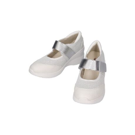 [^:ic251345]<strong>Q̋Ȑ!!</strong><br>pcɂXJ[gɂ킹₷VvȃfUCB<br>Abp[̃؂₩ɉoB<br>ɍ킹ċȂ̂ŁAƂĂKȕsT|[gĂ܂B<br>3EƕLłƂSn<br>7.0cm̃q[ŔrUP!!<br>6mm̃JbvC\[ő炭<br><br>bF@/v<br>ށFEVAij<br>CYF3E([J[) <br>q[̍F7.0cm<br><br>ETCY̖ڈ<br>SS-22.5cm S-23.0cm M-23.5cm L-24.0cm LL-24.5cm<br><br>