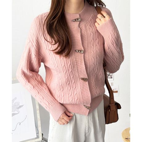 [^:vl-7035]POINTENVJȃUCP[u҂݂ƃgO{^̑gݍ킹Ai`ŃNVJȈۂoVvȂۗfBe[ŁAl̃JWAR[fɉfꖇłBHD邾łxƍ܂̂EVGbgŒ񂵎ݏ䊴͍܂悭Jo[ApcɂXJ[gɂDBfjƍ킹ΔfC[R[fɁAs[X̏ォHD΃tF~jɎdオ܂BCi[VvɂƁA҂ݖ͗lƃgO{^ۗX^COɁIIIt܂ŕL􂷂VGbgłBE₳Snɂzӂ_炩ȑfފŁASn悭dグĂ܂B{^𗯂߂ĂOĂ₷AbNX̂钅Sny߂܂By₩ƒg݂˔dĂŁAG߂̕ςڂɂ􂵂܂BfC[gɊA₷ӎꖇDETAILň::Ȃn:ȂLk:|Pbg:Ȃfg:162cmfpTCY:FCHECKYɂA{^̃fUCύXƂȂꍇ܂BX^btۂɕuɂč̐̂ł̂Ŏ኱̌덷ꍇ܂Bg̃j^[[ɂAFۂ̏iƈقȂČꍇ܂BYɂdlEFقȂꍇ܂B