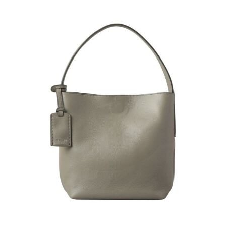 [^ԁFP2530902]ĝɃtBbgtHB_炩ȊvgpyʃV_[obOyiڍׁzԂȂ璷zTCỸV_[obOBRpNgȌ`łȂA}`LƂ邱Ƃŏ\ɂוĂ܂B}`͌֌ďXɕȂAɐĝɉ₷ȂĂ܂Bnh悭Aɂ₷dlBnh̍Ɏt|Pbg̃Xeb`AO猩̃fUC|CgɂȂĂ܂BHIROFUl[^Ot|Pbg F1}OlbgJnFsbOXG[hñJ[͏ĩJ[ɂĈقȂ܂By߂̂gpV[zƑł̊OHVbsOACɓ̖{ăJtFցcȂǁAfC[ɂgp܂BɊ|Ɨ肪󂭂̂ŁAÅόȂǂł􂵂܂BVvȃfUCŃR[fBl[g₷A̓LÕMtgƂĂI΂Ă܂ByfށzvAN[Ȃ߂Ai`VNdグB}bgȎŁA_炩yߓ݂₷fށByV[Yɂāz\vƗn\荇킹{fBOƂ@gƂŁAy₩ɎdグꂽYV[YuVFvBtXŁu΂vӖ閼ÔƂARƂۂ݂̂tHłByCɂȂACéwCɓo^x߂łzqCɓo^Ƃ́rICTCg̊eACeɂun[g}[NvNbNĊȒPɒǉł܂ICɓACeA݌Ɏc킸EēׂȂǃLy[ΏۂɂȂꍇɂm点܂Biwɂn邨グؖɂ舵̂ӂƂɂĂ̕\܂̂ł悭ǂ݂BƖ̊֌WɂAۂFČꍇ܂B܂Ap\REX}[gtHȂǂ̊ɂA኱iƉ摜̃J[قȂꍇ܏d:425g(TvTCY)