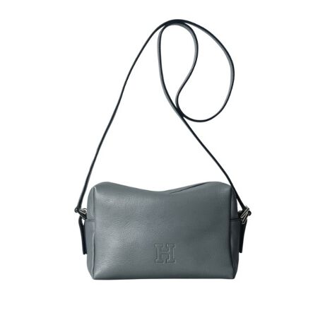 [^ԁFP2520020]igAsɂBVvƒ悢TCYŉiN2WAYV_[yiڍׁzȗqtŉi鏬Ԃ2WAYobOłBV_[Xgbv́ATChɂXibvOƂŒ2iKɒł܂BĎ΂ߊ|ɁAZČ|ɎƁAgpV[╞ɍ킹Ă̏ŊȒPɕς邱Ƃł܂B}`肠蒷zɎ܂TCYȂ̂ŁAo̕Ki͏\ɓĂ܂BOɂ͌gѓdbpXP[XȂǂt@Xi[|PbgĂAɎô̂ɖ𗧂܂B悢TCYƃVvȃfUCŁAigɂsɂЂƂƕ֗łB|Pbg OFWbp[|Pbg~1AFWbp[|Pbg~1V_[XgbvWbp[JnFsbOXG[hiꕔRbgjñJ[͏ĩJ[ɂĈقȂ܂By߂̂gpV[z|E΂ߊ|̐؂ւȒPɂł֗2WAYdlȂ̂ŁAVbsO₲ƑEFlƂ̂HȂǂ̃fC[[X͂Aό◷sȂǂ̃W[܂łV[Ŋ􂵂܂Byfށz\tgoPb^Ȃ߂Ai`VNdグBV{ŁAv{̒e͂߂fށBi`VNׁ̈Aꖇꖇv̕\قȂ܂̂ŁAił_ƂɊv̕\قȂ̂łBrIڗɂAgقǂɏ_炩ĂfނłByO[vɂāzfC[Ɋ􂷂O[vuB[^v́AC^AŁu炵AAlÁvӖ܂BlptHœꂳĂ܂ApȂtBbĝtHBANeBuőOȐlDޕɂ߂̃O[vłByCɂȂACéwCɓo^x߂łzqCɓo^Ƃ́rICTCg̊eACeɂun[g}[Nvd:425g(TvTCY)