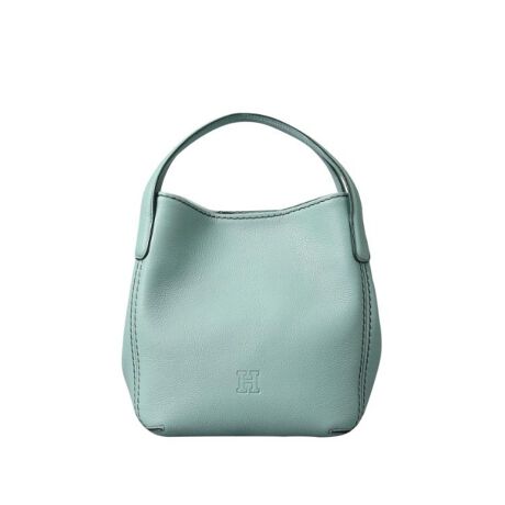 [^ԁFP2535434]ڈȏ̎[́Bӂƈ炵tH̃g[gobOHIROFU̒ԑfށu\tgoPb^viP25|20103juCMHiNGC`jv֑fޕύXj[o[W̃g[gobOBfނύXƂŏiȃn܂܂Bۂ݂ттVGbgƃTChLтnhfUC̃|CgɂȂAԂ̃g[gobOBnh͎莝rɊ|̂ɒx悢łBɂĂJp}OlbgƂ͕ʂɁA̗TChɃXibvs[XĂ邽߁AוobÕtHRpNgɂ܂B|Pbg Fpb`|Pbg~1}OlbgJnFsbOXG[hiꕔRbgjñJ[͏ĩJ[ɂĈقȂ܂By߂̂gpV[zVbsOfفApقւ̂oAFBƂ̃`₨ȂǓ̂V[Ŋ􂵂܂ByfށzCMHiNGC`jvAN[Ȃ߂AV{^BȂ₩ŐLkA14ȉ̏ȃX݂̂gpBJɃN[Ȃ߂鎖ŌyʂɎdオA▭ȃjAXJ[\邱Ƃ\łB̓qt̒ԃIWifށu\tgoPb^v}bgŗۂɁBȃV{^H鎖Ŋv̕\ψꉻAiŒ[Ȉۂ̑fނɎdグ܂ByO[vɂāzVvȃfUC̒ɂA2ނ̑̃Xeb`OCȂ|CgɂȂĂufIvB̈Xeb`udtv̂悤ɂ݂邱Ƃ疼t܂Biwɂn邨グؖɂ舵̂ӂƂɂĂ̕\܂̂ł悭ǂ݂BƖ̊֌WɂAۂFČꍇ܂B܂Ap\REX}[gtHȂǂ̊ɂA኱iƉ摜̃J[قȂꍇ܂Bd:520g(TvTCY)