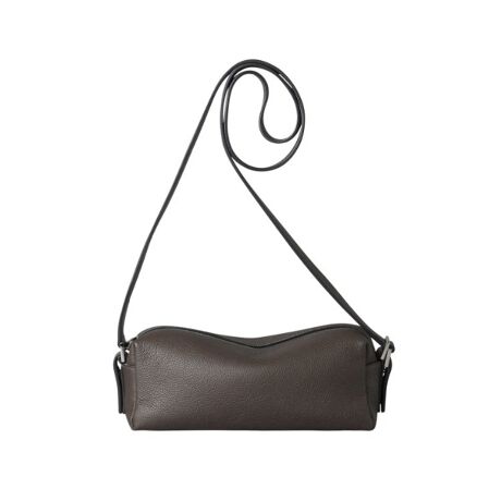 [^ԁFP2535530]VvȂ̂ɁAې[BB[^̐VB_ȍגtHۓI2WAYdl̃V_[obOłBXgbv̒𒲐邱ƂŁA΂ߊ|ɂ΃{fBobÔ悤ɁA|ɂ΃V_[ƂĂgp\BV[ɍ킹ĕ͋Cςy߂fUCłBRpNgȂ[͂ǂA500ml̃ybg{gzȂǂ܂܂B]̏ےIHSĔzAfUC̗]Â؂ɂĂ܂B̂߁A}jbVAtF~jAJWAȂǁA܂܂ȃeCXgɍ킹₷A@\ƃX^C˔g̗ǂiłB̃obO傫`̃tHۓIȁyB[^CMHzU[V_[obO S 2WAY {viiԍFP25|35531jpӂĂ܂B|PbgFO Wbp[|Pbg~1  pb`|Pbg~1 V_[XgbvWbp[JnFsbOXG[hñJ[͏ĩJ[ɂĈقȂ܂By߂̂gpV[zCɓ̃JtF֍sہAV_[ƂČɂāAȀsT̂oɃX[YɎ^ׂ2WAYdlŕ֗łByfށzCMHiNGC`jvAN[Ȃ߂AV{^BȂ₩ŐLkA14ȉ̏ȃX݂̂gpBJɃN[Ȃ߂鎖ŌyʂɎdオA▭ȃjAXJ[\邱Ƃ\łB̓qt̒ԃIWifށu\tgoPb^v}bgŗۂɁBȃV{^H鎖Ŋv̕\ψꉻAiŒ[Ȉۂ̑fނɎdグ܂ByV[Yɂāza20N}wB[^xfނƌ`VA茻IȃfUCɁBIWi2WAY@\͂̂܂܂ɁATCYƑfނ_ɃAbvf[g܂BfC[Ɋ􂷂uB[^v́ACd:460g(TvTCY)