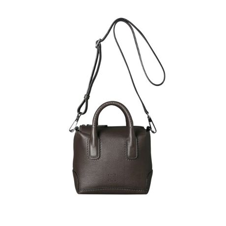 [^ԁFP2535548]qVvȒɁA肰ȂXeb`̔BrHIROFU̒ԑfށu\tgoPb^vfIV[YiP25|20411juCMHiNGC`jv֑fޕύXj[o[W̃nhobOBfނύXƂŏiȃn܂܂BRpNgȃTCY2wayobOBRbƂ炵TCYɁAfUCXeb`ۗ܂BԂłA}`邽߉ו₷o₷łBMdiƍŒ̏eʂłBOE߉\ȃV_[XgbvtĂ̂ŁAprɍ킹Ăg܂B|Pbg Fpb`|Pbg~1Wbp[JV_[XgbvtijñJ[͏ĩJ[ɂĈقȂ܂By߂̂gpV[zigVbsOAFlm̂HAV[Ŋ􂵂܂B΂ߊ|ăgxANeBuȃV[ɂ߂łByfށzCMHiNGC`jvAN[Ȃ߂AV{^BȂ₩ŐLkA14ȉ̏ȃX݂̂gpBJɃN[Ȃ߂鎖ŌyʂɎdオA▭ȃjAXJ[\邱Ƃ\łB̓qt̒ԃIWifށu\tgoPb^v}bgŗۂɁBȃV{^H鎖Ŋv̕\ψꉻAiŒ[Ȉۂ̑fނɎdグ܂ByO[vɂāzVvȃfUC̒ɂA2ނ̑̃Xeb`OCȂ|CgɂȂĂufIvB̈Xeb`udtv̂悤ɂ݂邱Ƃ疼t܂ByCɂȂACéwCɓo^x߂łzqCɓo^Ƃ́rICTCg̊eACeɂun[g}[NvNbNĊȒPɒǉł܂ICɓACeA݌Ɏc킸EēׂȂǃLy[ΏۂɂȂꍇɂm点܂d:580g(TvTCY)