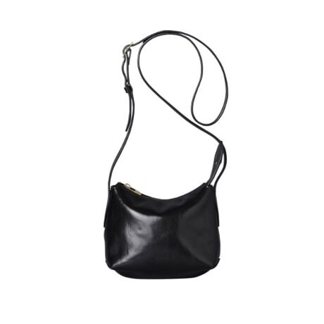 [^ԁFP2510525]qy₩ɁAGKgɁBzf[V[Yʂ~jV_[obOrՂƂtHۓIȃ~jTCỸV_[obOB̂oPb^A}[mfނ߂S[h^ĂAEh{gC炵o܂BobNŒ߂\ŁAWbvgbvdlɂS܂BUɌ܂A܍zAX}[gtHAnJ`Œ̕Ki͎[\Bɂ͌⃊bv鏬ȃpb`|Pbg1tĂA؂₩ȑɂY~j}ȃfUCzf[V[ỸANZgɂ҂łB|Pbg Fpb`|Pbg~1Wbp[JV_[Xgbvi5iKjnFsbOXG[hy߂̂gpV[z؂₩ȑɂ҂ȃ~j}fUCŁAhXAbvX^CĂ܂Bאg̃Xgbv͌y₩ȈۂŁAJWAɂ}b`BR[fBl[gɉ邱ƂŁAꂽzf[[hoł܂ByfށzqoPb^A}[mr^jȂ߂Bv{̉ƃnfށBł铧o߁AƎ̎@ŐFĂ܂BsƂŁAgقǂɕ̕ω߂܂Bꖇꖇv̕\قȂAiłv̕\͕ς܂ByO[vɂāz₩ȃoPb^A}[mfނƃA[gs[X̂悤ȓƓȃtH̃zf[RNVBuARTEiAejv́AC^AŁu|pvӖÂ悤ȗL@Iŗ̓IȃVGbg͂łB[̃A}[mfނ߂S[h^ANZgƂȂAŃhXAbvC߂܂BS͊OɃNAG{XƓɃS[h̔{Aוɂ܂ł肪dオɁB؂₩ȋG߂ɂӂ킵HIROFŨzf[RNVЁA݂ByCɂȂACéwCɓo^x߂łzqd:275g(TvTCY)