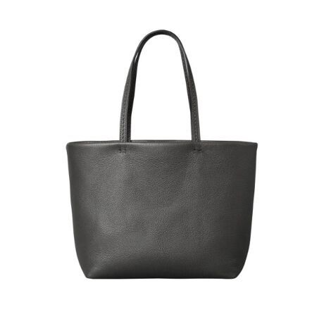 [^ԁFP2535551]q𗷂AꂽVeBobOrnhƃ{fBɗ̓IȃRrXeb`ґɂu`b^vV[Ỹ~hTCỸg[gobOBI[vŊJIȌ́AXeb`ƃRooȂւԂ̎dlŁAi\tgȕoB500ml̃ybg{gcɁAB5̃m[g^ubgTCYBzX}z[ł|PbgŉKȎgSnBCobOƂĎg₷TCY͂̂ЂƂłBnh͔̎͌Ɋ|Ă܂Bnh̓nhXeb`ŎdグuHvSŎtĂA@\ƃfUC˂VѐSANZgƂȂĂ܂BB5TCYiiԍFP25-35550jAA4TCYiiԍFP25-35552jpӂĂ܂B|Pbg Fpb`|Pbg~2y߂̂gpV[zJtFł̃u`ItBXʋ΁AVbsOȂǁÂ܂܂ȃV[ŊBT̃VbsO◷s̃TuobOƂĂ֗ŁA郉CtX^CɊY܂ByfށzOFv(^)@FRbgV{ŏڗɂAe͂̂J[tU[gpByO[vɂāzC^AŁussvӖu`b^v́ÂV[Ŋ􂷂VeBobOB`ƃ_ZfUCłB̓IȃRrXeb`{ꂽnhƃ{fB́Aꂽۂ^Ag̗ǂ˔Ă܂B{g̐܂荞񂾎dĺAobǑ`ƕۂAX^CbVȃANZgɁBJ[ɂ̓C^A̓sstĂAXXւƂoy܂ByCɂȂACéwCɓo^x߂łzqCɓo^Ƃ́rICTCg̊eACeɂun[g}[NvNbNĊȒPɒǉł܂ICɓACeA݌Ɏc킸Eēׂȏd:565g(TvTCY)