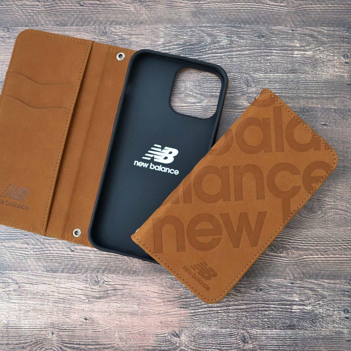 [�}���C]�yiPhone 16 Pro Max�zNew Balance [�蒠�P�[�X/�X�^���v���S�X�G�[�h]/�j���[�o�����X�inew balance�j �L������