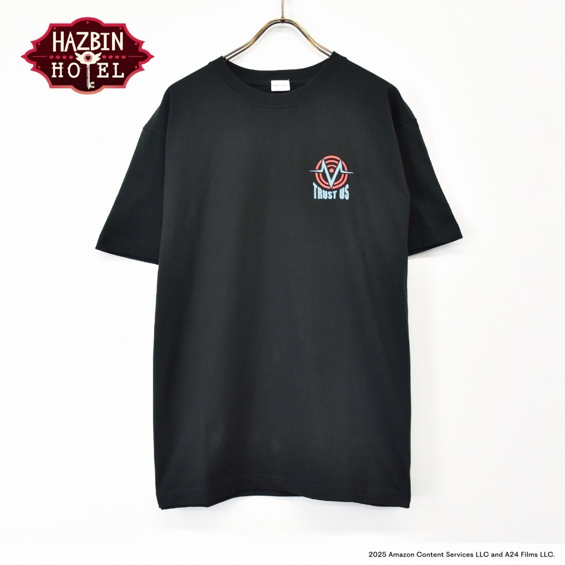 HAZBIN HOTEL 【ハズビンホテル】 TRUST US Tシャツ | ブラック