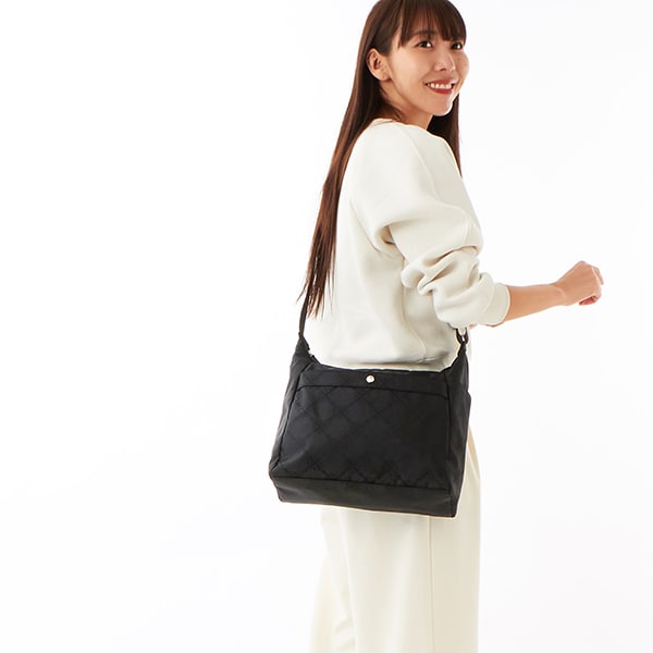 ショゾン】プリート ショルダーバッグ A4サイズ | ショゾン(SCHOZON