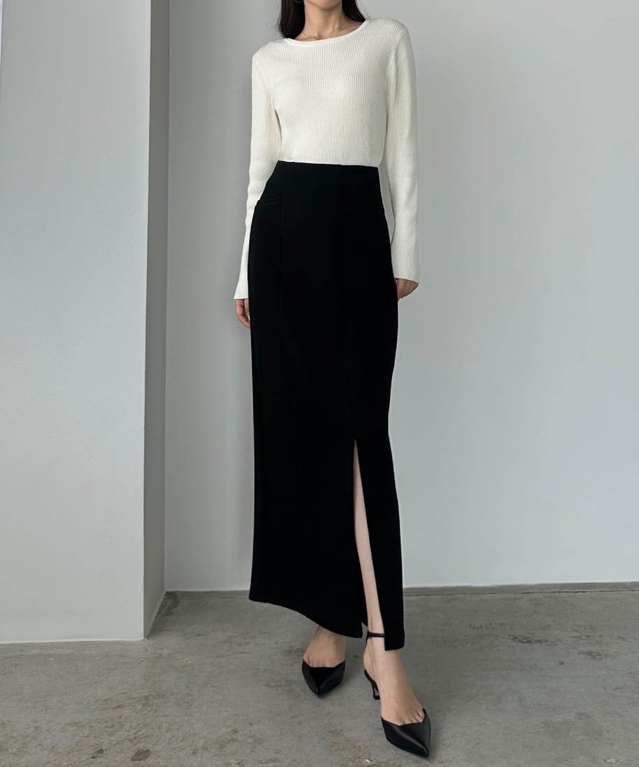 Louere　ポケットデザインファスナースリットIラインポンチスカート