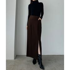 Louere　ポケットデザインファスナースリットIラインポンチスカート