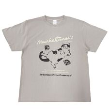 《雑誌掲載商品》【マンハッタナーズ】アートＴシャツ　Ｍサイズ　「フェデリコとカメラ」