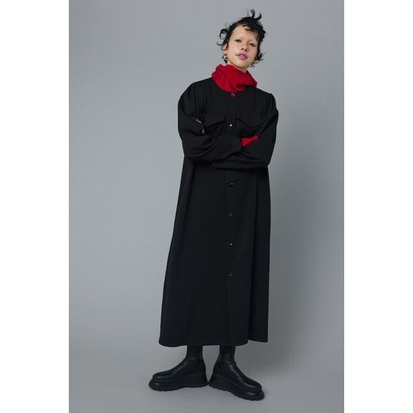 美品✨HERIN.CYE ロングワンピース 半袖 フレア ポケット付き ブラック 美品✨HERIN.CYE ロングワンピース 半袖 フレア ポケット付き