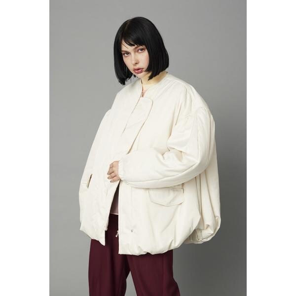 herin cye ドルマンスリーブ　ホワイト　 フード付き　ブルゾン herin cye ドルマンスリーブホワイト フード付きブルゾン