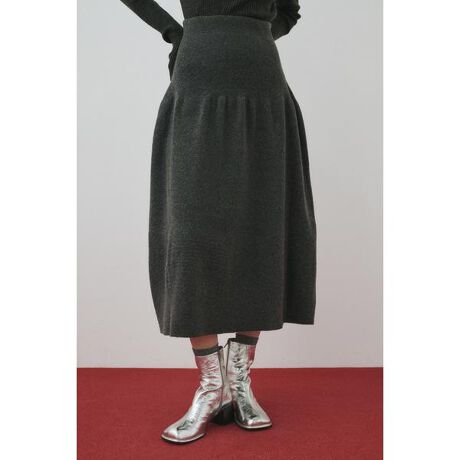 [^ԁF530HAT71-2271]jbg̃tA[炵ۂ̓~ACeBfފœ~炵oĂ܂Bfނ̃xXg(530HAM70-2211 2way knit vest)ƃZbgŒ̂߂łB1x1RIB^kÔfނŁAXɃ|GXe̎ꏏɕ҂ނƂɂāAeV̂邵肵ҒnɎdオĂ܂Bn̂ŁAVGbgYɏoƂ낪|CgłB