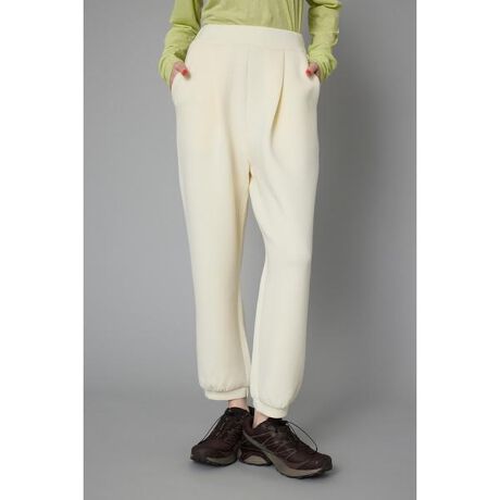 [^ԁF530IST81-2121]uFeelsvV[YAx[VbNVGbgpcBiȌڂƏ_炩킹FeelsfނAVvɃ^bNpcƂăfUC܂BEGXg̓Sdl̃C[W[pcŁAQȒSn͂̎A񂵗͂̍ő̖́BV[YXV[I΂Ȃ}f̍ԂƂĎĂꖇBtB[Yx[VbNpc