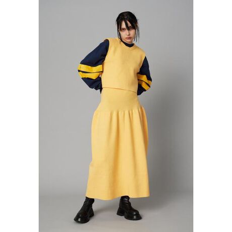 [^ԁF530HAM70-2211]O2WAYŒpłjbgxXgBfނ̃XJ[g(530HAT71-2271 Flare knit skirt)ƃZbgŒ̂߂łB1x1RIB^kÔfނŁAXɃ|GXe̎ꏏɕ҂ނƂɂāAeV̂邵肵ҒnɎdオĂ܂Bn̂ŁAVGbgYɏoƂ낪|CgłB
