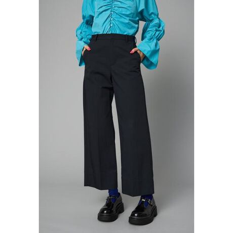 [^ԁF530ISY31-1341]YhƂVGbg̃`mpcBXg[gŁAZ^[vXĂ邽߁ÃCYɌĂ܂BI[V[Y񂹂閜\ACeBȂ₩ȍׂڂ̕\ʊƃñcCfނłBXg[g`mpc